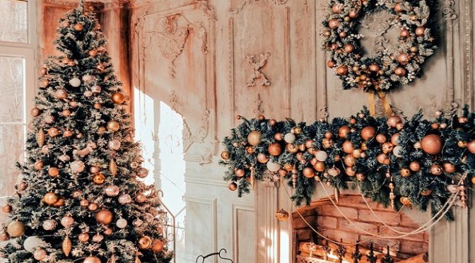 Weihnachtskugeln & Christbaumschmuck in Kupfer